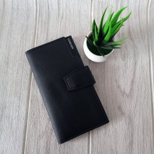 Ini adalah Dompet D26 Panjang Hitam size: 18cmx9cm, material: synthetic leather, color: black, brand: dompetd26, age_group: all ages, style: long wallet sylist, gender: female, pattern: leather d26,