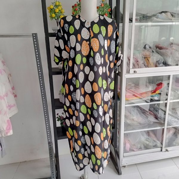 Ini adalah Daster Pendek Jumbo size: XXL, material: Rayon, color: Multi-color, brand: Dasterbjn, age_group: all ages, style: A big Shirt as Like dress, gender: female, pattern: round,