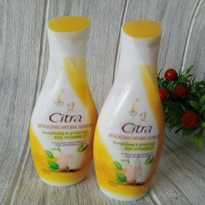 Ini adalah Citra Lotion 110ml Bengkoang brand: citra, age_group: all ages, gender: unisex, capacity: 110ml, ingredients: Water, Stearic Acid, Isopropyl Palmitate, Glyceryl Stearate, Ethylhexyl Methoxycinnamate, Niacinamide, Mineral Oll, Triethanolamine, Glycerin, Fragrance, Titanium Dioxide, Dimethicone, Butyl Methoxydibenzoylmethane, Sodium Ascorbyl Phosphate, Tocopheryl Acetate, Camellia Sinensis Leaf Extract, Pachyrrhizus Erosus Root Extract, Phenoxyethanol, Carbomer, Potassium Hydroxide, Cetyl Alcohol, Methylparaben, Mica, Glutamic Acid, Propylparaben, Disodium EDTA, Sodium Hydroxide, BHT, Sodium Carbonate, Butylene Glycol, Propylene Glycol, Sodium Chloride, Tocopherol, Sodium Benzoate, Lactic Acid, Potassium Sorbate,