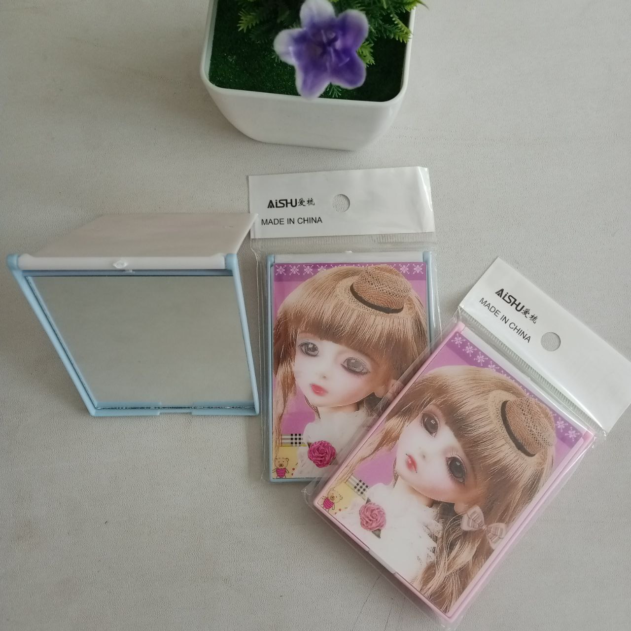 Ini adalah Cermin Kotak material: glass, color: chocholate, brand: cerminkotak,