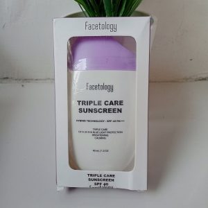 Ini adalah Facetology Triple Sunscreen brand: Facetology, age_group: all ages, gender: female, capacity: 40ml, ingredients: Aqua, Paraffinum Liquidum, Ethylhexyl Methoxycinnamate, Niacinamide, Glycerin, Centella Asiatica Extract, Titanium Dioxide, Ethylhexyl Salicylate, Methylene Bis-benzotriazolyl Tetramethylbutylphenol, Zinc Oxide, Glycine Soja Oil, Polyglyceryl-3 Diisostearate, Oryza Sativa Extract, Oryza Sativa Germ Extract, Artemisia Vulgaris Extract, Camellia Japonica Flower Extract, Madecassoside, Morus Alba Bark Extract, Broussonetia Papyrifera Bark Extract, Camellia Sinensis Leaf Extract, Rhus Semialata Extract, Pyrus Malus Fruit Extract, Tricholoma Matsutake Extract, Phragmites Karka Extract, Poria Cocos Extract, Tranexamic Acid, Polyacrylamide, C13-14 Isoparaffin, Propylene Glycol, Laureth-7, Aluminum Hydroxide, Triethoxycaprylylsilane, Sodium Benzoate, Potassium Sorbate, Citric Acid, Butylene Glycol, Decyl Glucoside, Acetyl Glucosamine, Ethylhexylglycerin, Caprylhydroxamic Acid, Xanthan Gum, Phenoxyethanol,