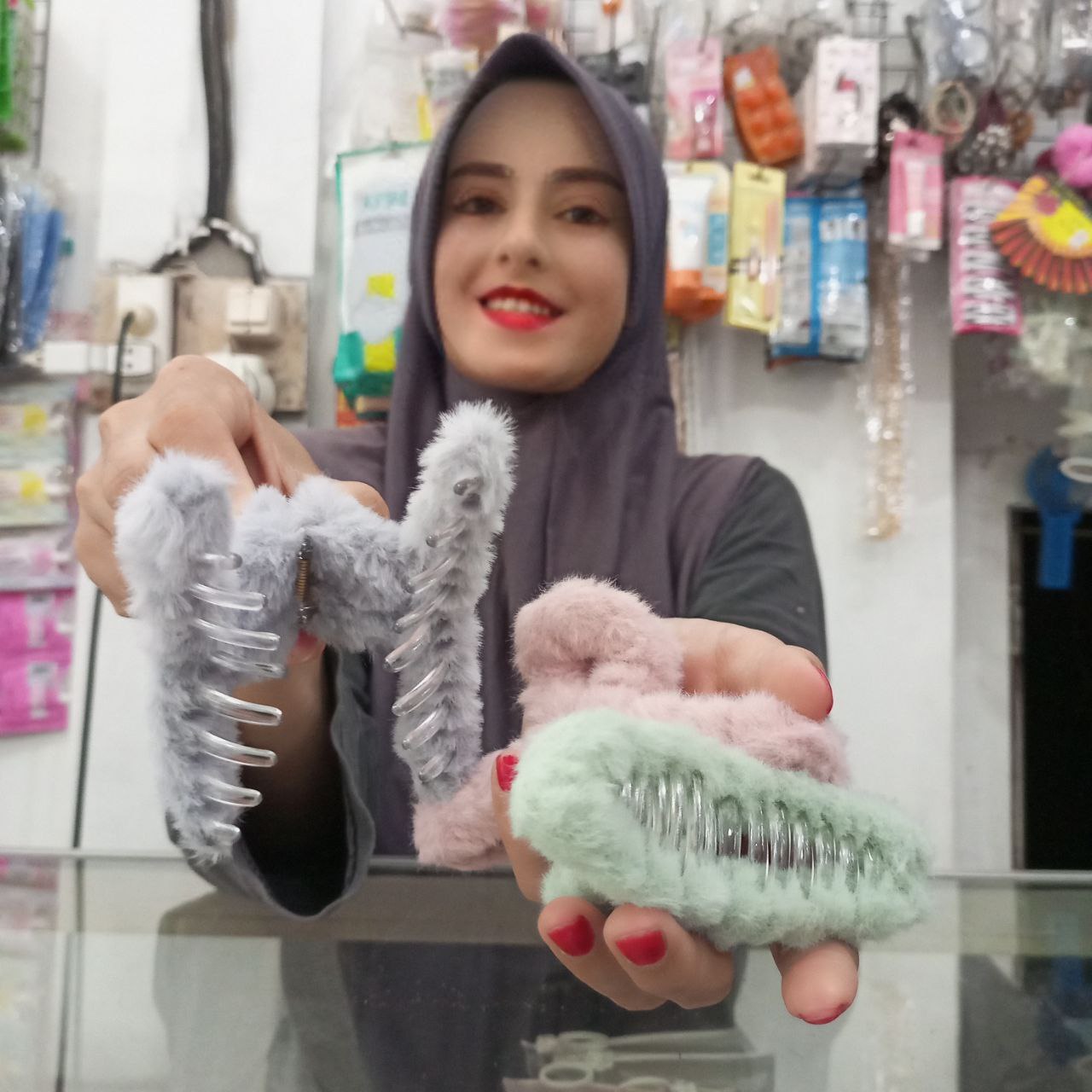 Ini adalah Jedai Bulu size: XL, material: pvc, color: Multi-color, brand: jedaibulubojonegoro, age_group: all ages, style: Casual hair accessories, gender: female, pattern: plain,