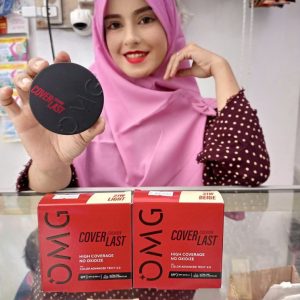 Ini adalah OMG Coverlast Cushion 21W Light brand: OMG, age_group: all ages, gender: female, capacity: 15ml, ingredients: Aqua, Isododecane, Ethylhexyl Methoxycinnamate, Butylene Glycol, Phenyl Trimethicone, Diphenylsiloxy Phenyl Trimethicone, Cetyl PEG/PPG-10/1 Dimethicone, Glycerin, Isohexadecane, Polybutene, Trimethylsiloxysilicate, Disteardimonium Hectorite, Talc, C30-45 Alkyl Dimethicone, Sorbitan Oleate, Stearic Acid, Magnesium Sulfate, Titanium Dioxide, Phenoxyethanol, Dimethicone, Ethylhexylglycerin, Propylene Carbonate, Triethoxycaprylylsilane, Polyhydroxystearic Acid, Synthetic Fluorphlogopite, Aluminum Hydroxide, 1,2-Hexanediol, Caprylyl Glycol, VP/Eicosene Copolymer, Polymethyl Methacrylate, Allantoin, Boron Nitride, Silica, Disodium EDTA, Fragrance, Dimethiconol Stearate, Tocopheryl Acetate, BHT, Simmondsia Chinensis Seed Oil, Tocopherol,
