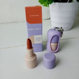 Ini adalah Implora Lip Bullet 01 Intention brand: Implora, age_group: all ages, gender: female, capacity: 1.5 ml, ingredients: Diisostearyl Malate, Isononyl Isononanoate, Dimethicone, Synthetic Wax, Paraffin, Caprylic/Capric Triglyceride, Hexadecene, Cetyl Dimethicone, Dimethicone, Synthetic Beeswax, Microcrystalline Wax, Parfum, Phenoxyethanol,