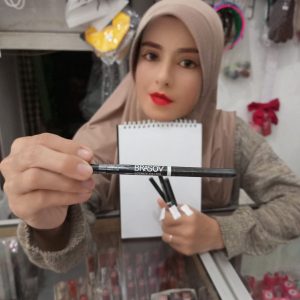 Ini adalah Brasov Eyeliner Auto brand: Brasov, age_group: all ages, gender: female, capacity: 4.5 ml, ingredients: CERA ALBA, C10-18 TRIGLYCERIDES, CERESIN, PARAFFINUM LIQUIDUM, ETHYLHEXYL PALMITATE, CARNAUBA WAX, SYNTHETIC WAX, METHYLPARABEN, PROPYLPARABEN, CI 1 77499 ,