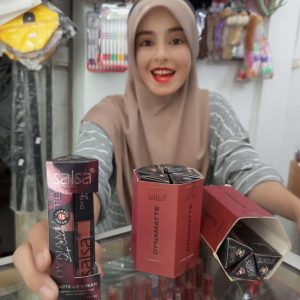 Ini adalah Salsa Lipcream Dynamatte 15 Teenage Dream brand: Salsa, age_group: all ages, gender: female, capacity: 5 ml, ingredients: trimethylsiloxysilicate,cyclopentasiloxane. isododecane,diisost earyl malate. hydrogenated polycyclopentadiene,silica,bulles dimethyl silylate,hexartearate,vanila planifolia fruit extract,phenoxyethanol.,