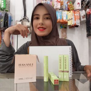 Ini adalah Lipcream Hanasui Matcha 05 Matchablend brand: Hanasui, age_group: all ages, gender: female, capacity: 5.5 ml, ingredients: Cyclopentasiloxane, Isododecane, Mica, Microcrystalline Wax, Polyethylene, Trimethylsiloxysilicate, Ozokerite, VP/Hexadecene Copolymer, Aluminum Starch Octenylsuccinate, Dimethicone, Aluminum Hydroxide, Caprylyl Glycol, Phenoxyethanol, Tocopheryl Acetate, Triethoxycaprylylsilane, Fragrance, CI 77891, CI 77499, CI 77492,