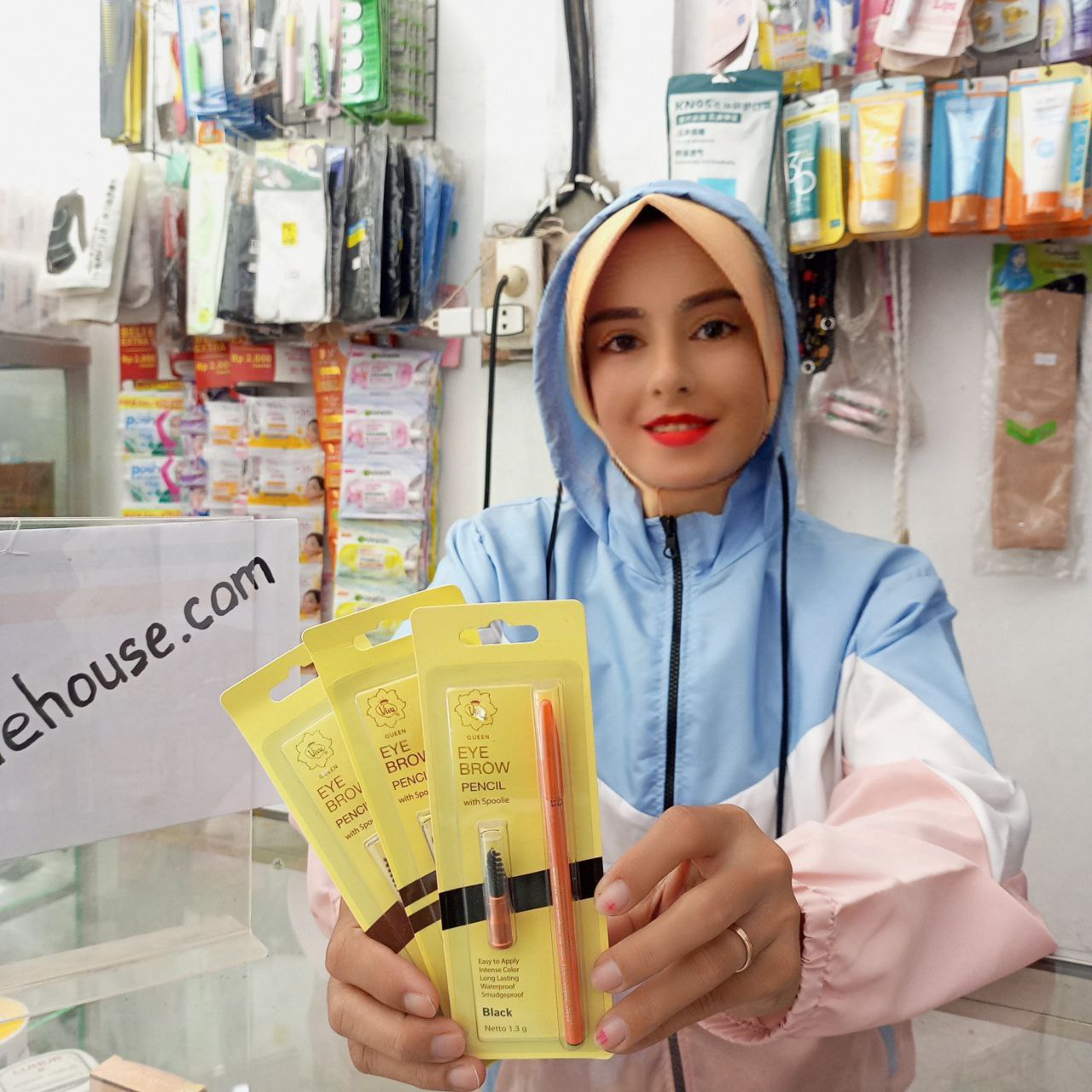Ini adalah Pensil Alis Viva Hitam brand: Viva, age_group: all ages, gender: female, capacity: 1.3 ml, ingredients: CI 77499, Stearic Acid, Rhus Succedanea Fruit Wax, Paraffin, Kaolin, Talc, Hydrogenated Castor Oil, Ricinus Communis Seed Oil, Microcrystalline Wax, Palmitic Acid, CI 77891, CI 77266, Beeswax, Euphorbia Cerifera Wax, Polyglyceryl-2 Triisostearate, Copernicia Cerifera Wax, Hydrogenated Castor Oil Isostearate, Hydrogenated Coconut Oil, Hydrogenated Palm Kernel Oil, Cetyl Alcohol, BHT, Hydrogenated Palm Oil,